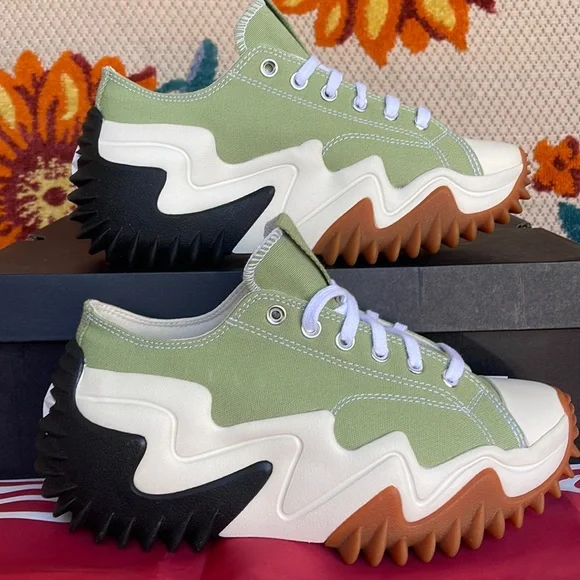 Converse A03906C
RUN STAR MOTION O ALOE GREENESRET/BLACK
WMNS sneakers- Platform - Picture 3 of 16